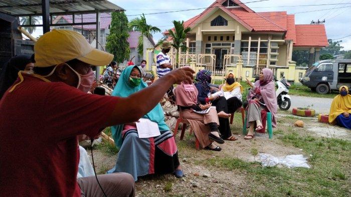 Pemdes Lampenai Luwu Timur Edukasi Ketua RT Cegah Penularan Covid-19