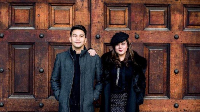 TRIBUNWIKI: Kerap Disebut Istrinya Mirip Syahrini, Ini Profil dan Perjalanan Karir Jonathan Frizzy