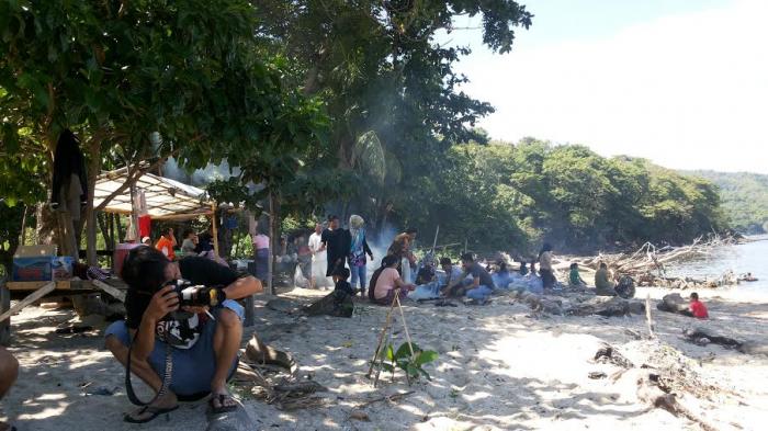 Pantai Pasir Putih Tonrangeng Parepare Ramai Pengunjung