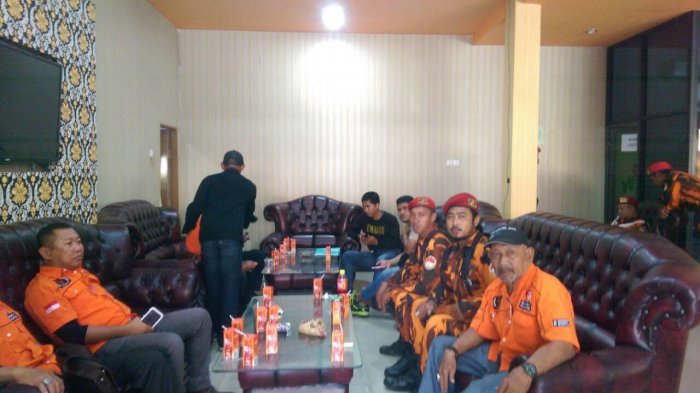 Begini Gaya Ormas Pendukung DiaMi saat Kawal Verifikasi Faktual di PPS Mariso