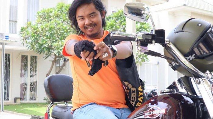 TRIBUNWIKI: Ini Profil Komika Dodit Mulyanto, Viral Bergaya Ala Dilan