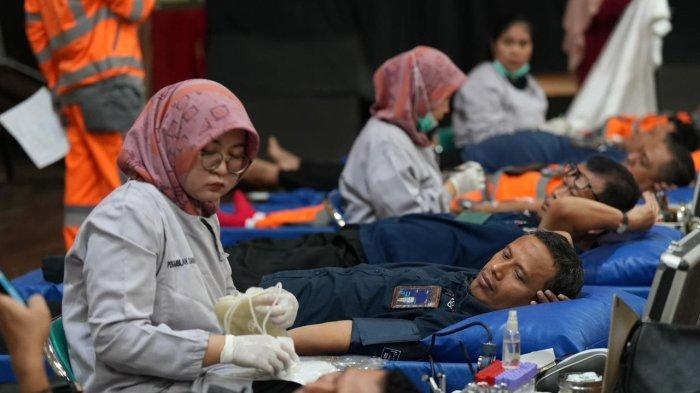 Semen Tonasa Gelar Donor Darah dan Pemeriksaan Kesehatan Mata