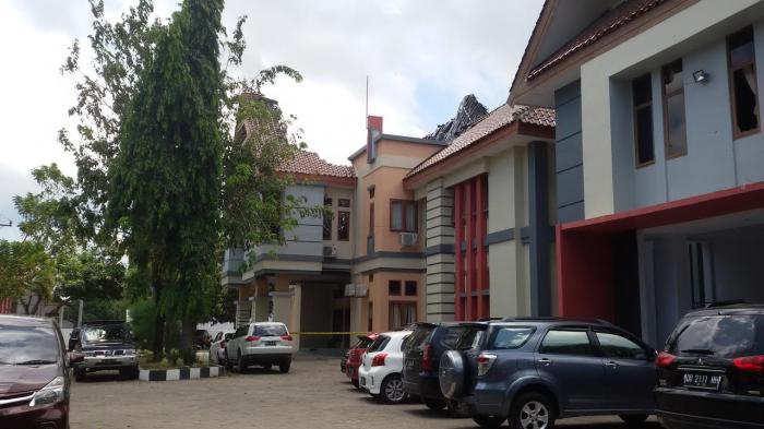 Kondisi Terkini Kantor DPRD Gowa Sepekan Pasca-Dibakar - dprd-gowa1_20161003_134004.jpg
