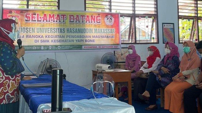 Farmasi Unhas Edukasi Guru dan Siswa SMK Kesehatan YAPI Bone