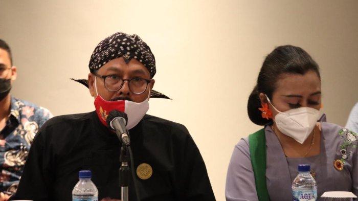 Menko Airlangga Janjikan Insentif Seniman Pedalangan di Jawa Timur - fadhly20022022-7.jpg