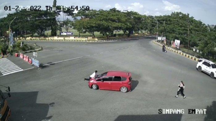 Kesaksian Warga Jeneponto Saat Lihat Ipda Uji Hentikan Mobil Rampasan, 'Saya Kira Main-mainji'