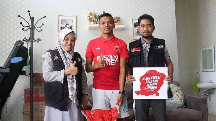 Pemain PSM Makassar Ferdinand Sinaga Ajak Masyarakat Sulsel Peduli Lombok - ferdinand-sinaga_20180926_093912.jpg