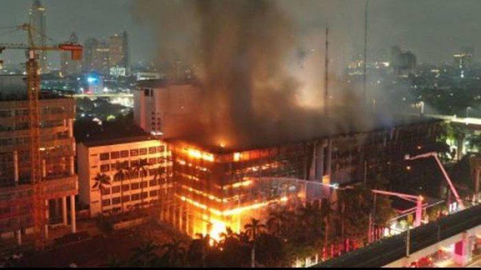 Benarkah Kebakaran Gedung Kejagung Disengaja untuk Menggulingkan ST Burhanuddin?