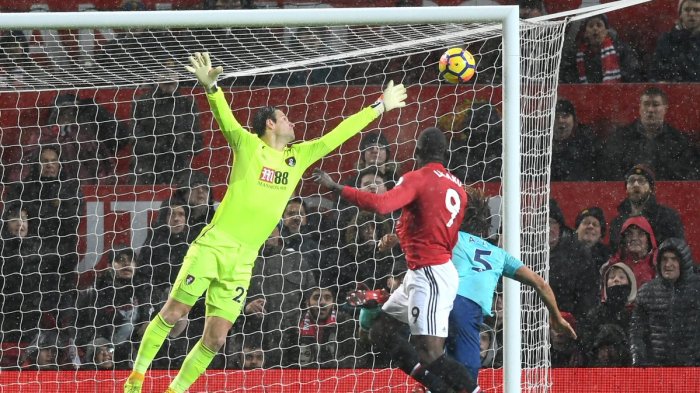 Link Live Streaming West Brown vs Manchester United, 2 Pelatih Sama-sama Tertekan!