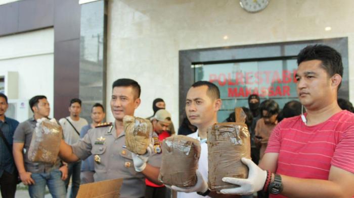 Begini Cara Jual-Beli Ganja Mahasiswa Makassar, Laku Baru Dibayar