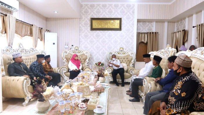 Amran Mahmud Libatkan Santri Ponpes As'adiyah Dalam Menyemarakkan HUT Wajo ke-623