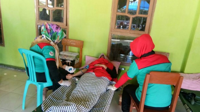 Mahasiswa KKN Unhas Gelar Bakti Sosial di Galesong Selatan