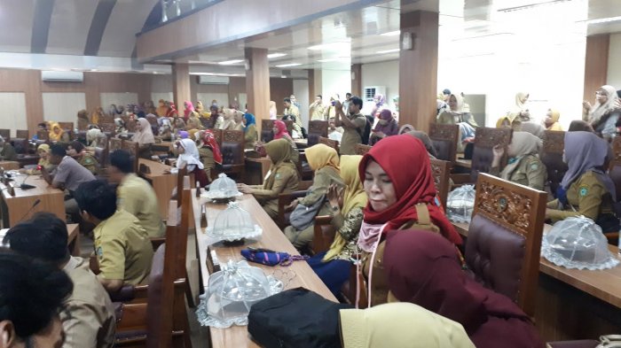 Tanpa SK Bupati, Honorer Maros Ancam Mogok Kerja dan Siap Dipecat