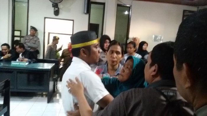 Pelaku Pembakaran Kantor DPRD Gowa Divonis Dua Tahun 18 Bulan