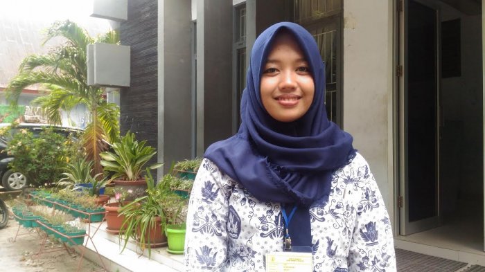 Meski Anak Pulau, Si Cantik Ilma Sarah Tak Kesulitan Kerjakan Soal UNBK