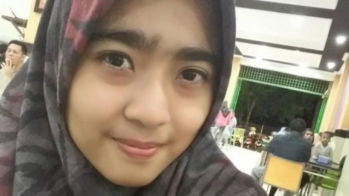 Cewek-Cewek Ini Ingin Segera Nonton Hangout, Filmnya Serem-serem Lucu, Ada Raditya Dika Juga