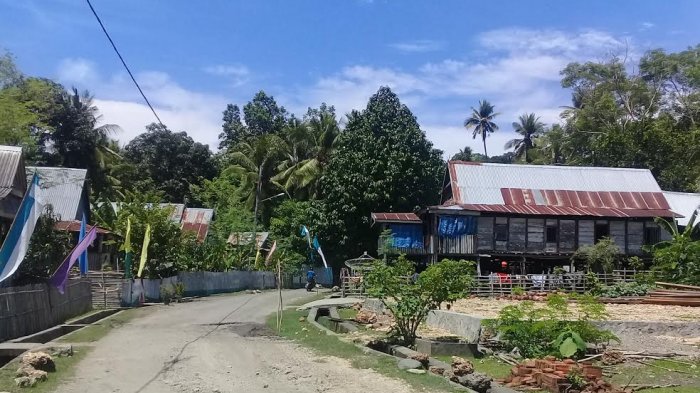 Jalan Menuju Objek Wisata Kampung Tua Bitombang Selayar Rusak Parah, Begini Kondisinya