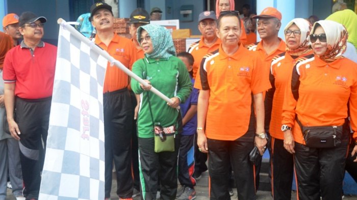 2.000-an Dosen dan Mahasiswa PTS di Kopertis IX Ramaikan Acara Jalan Santai