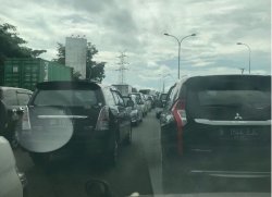 BREAKING NEWS - Macet Parah di Jalan Tol Ir Sutami