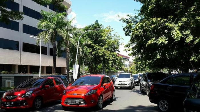 Pukul 13.25 Wita, Jl Sultan Hasanuddin Makassar Padat