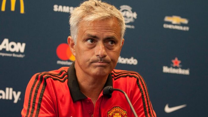 Man United Seri Lawan Stoke City, Mourinho Kesal. Bahkan Menolak Berjabat Tangan