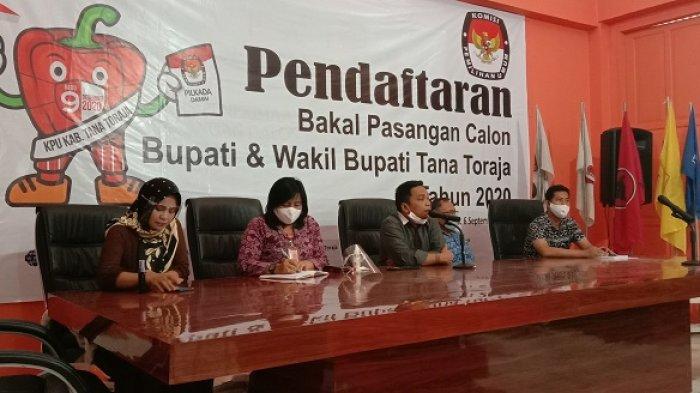 Pedaftaran Balon Pilkada Tator, Al-John Pembuka, Ni-Vi dan Theo-Zadrak Hari Kedua