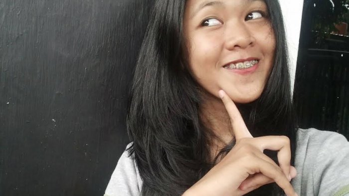 Kadriani Usman Berburu Takjil di Bazar Ramadan