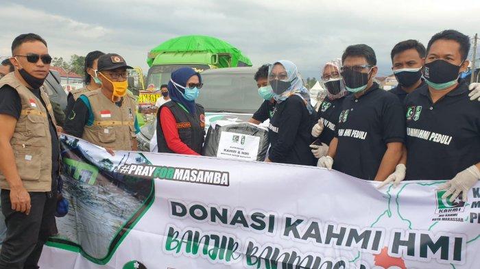HMI dan KAHMI Kota Makassar Salurkan Donasi untuk Korban Bencana di Luwu Utara