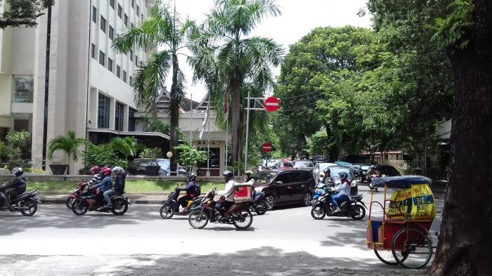 Lalulintas di Jl Kajaolalido Ramai Lancar