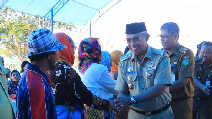 Tudang Sipulung dengan Warga Kalatiri, Bupati Luwu Timur Serahkan 3 Handtractor