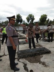 HUT ke-72 Bhayangkara, Polres Polman Ziarah ke TMP Rea Kontara Binuang