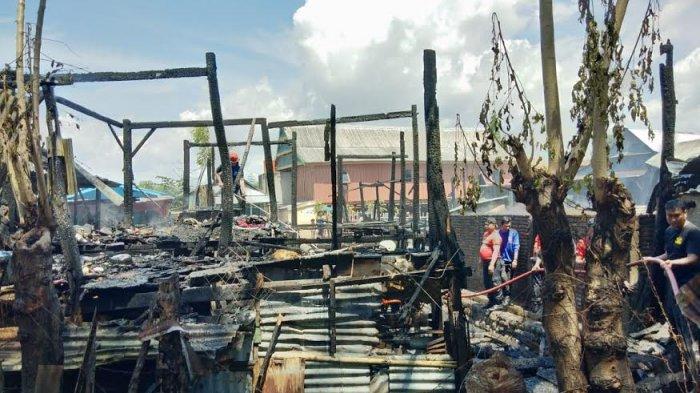 BREAKING NEWS: Kebakaran di Caile Bulukumba, Enam Rumah Panggung Rata dengan Tanah