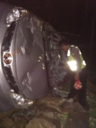 Mobil Xenia Warga Makassar Terjun ke Jurang di Camba