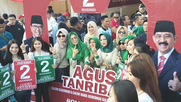 Keluarga Agus-Tanribali Ramaikan Deklarasi Pilkada Damai, Asyik Berfoto di Photobooth