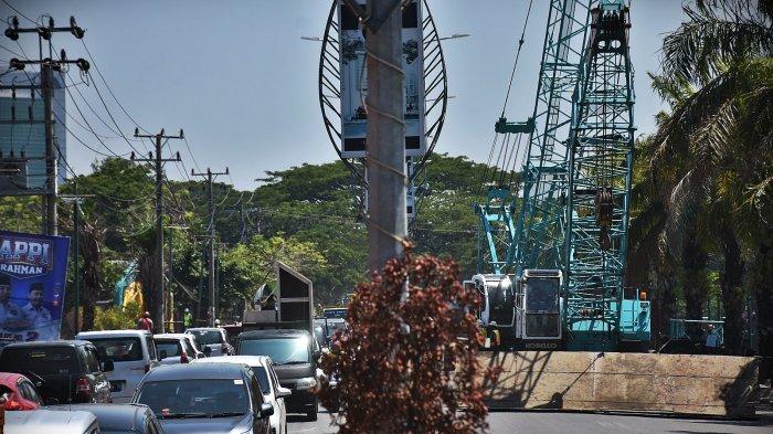FOTO: Penutupan Jalan Metro Tanjung Bunga