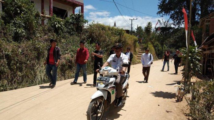 Kadis PU dan Ketua DPRD Mamasa Jalan Kaki Periksa Proyek Jalan, Kabid Bina Marga Naik Motor - kepala-bidang-bina-marga-asri-to45.jpg