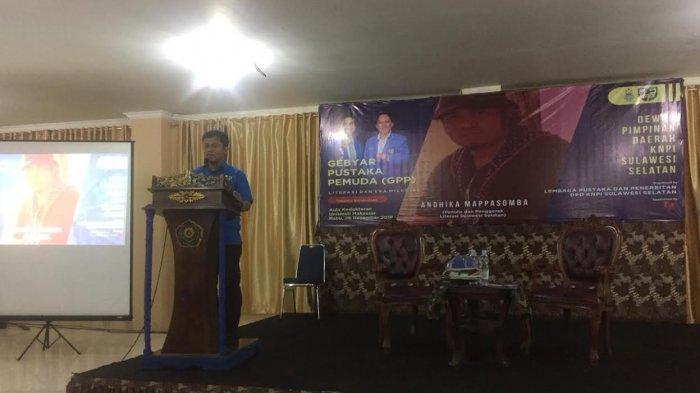 Ratusan Kaum Millenial Belajar Menulis dari Andika Mappasomba