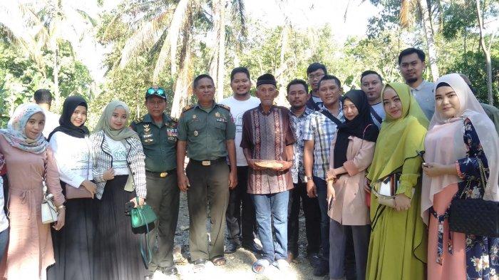 Bantu Korban Kebakaran, Komunitas As Magic Beri Donasi Rp 24 Juta ke Kakek Arsyad