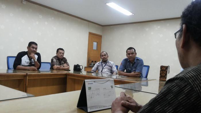 Daihatsu Ayla Indonesia Chapter Makassar Silaturahmi ke Tribun Timur