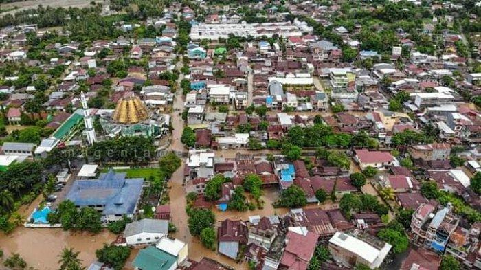 Hujan Deras Bikin Banjir, Ini Doa Saat Banjir dan Hujan Tak Kunjung Reda