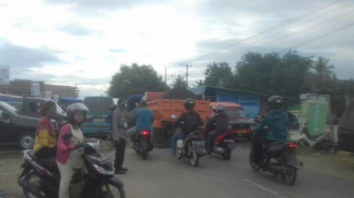 Penyebab Lalu Lintas di Paccing Bone Langganan Macet