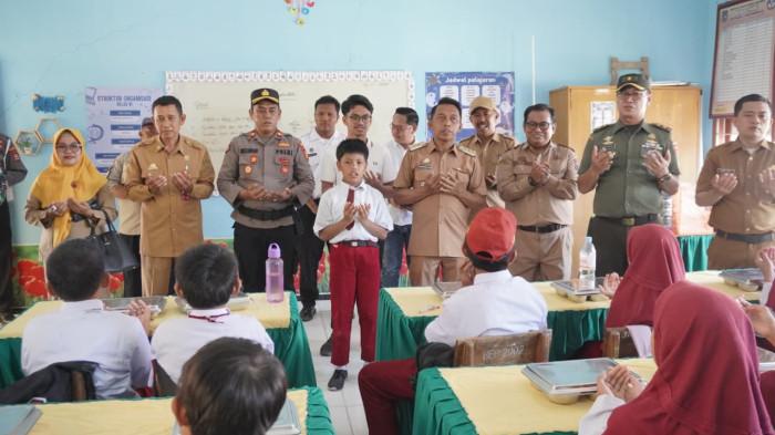 Dukung Program MBG, Bupati Syaharuddin Alrif Resmikan SPPG Macorawalie di Pancarijang