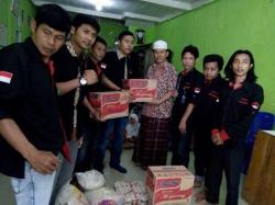 HUT ke-3, LSM Kapak Berbagi ke Panti Asuhan