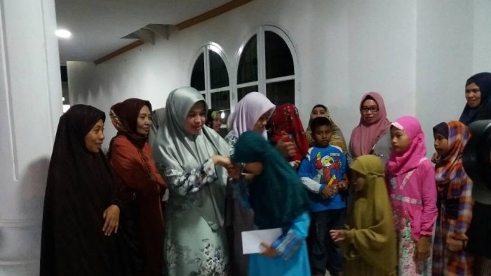 Keluarga Andi Mudzakkar Santuni Puluhan Anak Yatim Piatu di Belopa