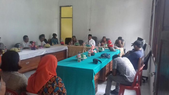 Temui Wabup Luwu, Ini Permintaan Warga Walenrang Barat