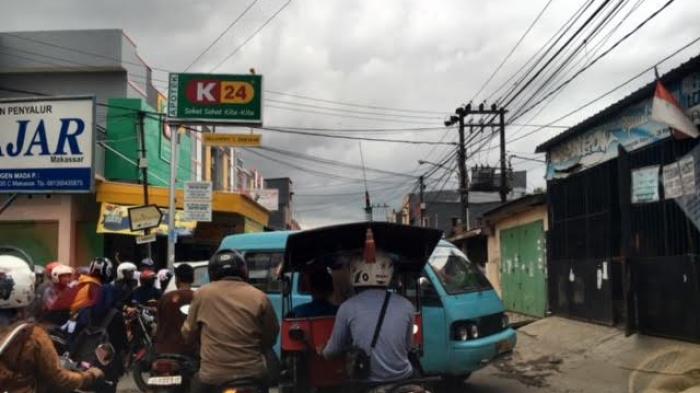 Demo Depan UIN, Jl Mannuruki dan Jl Dg Tata Macet