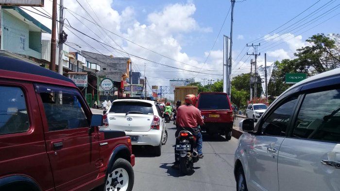 Jalan Ratulangi Bulukumba Macet Tiap Hari, Ini Penyebabnya