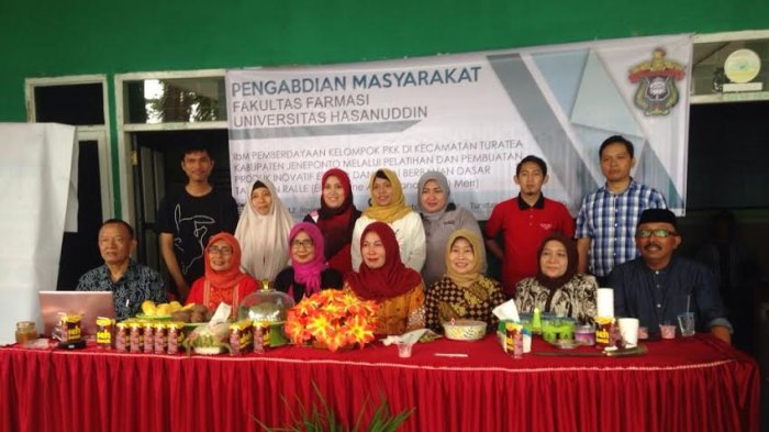 Farmasi Unhas Berdayakan PKK Turatea Jeneponto Membuat Es Krim dan Selei