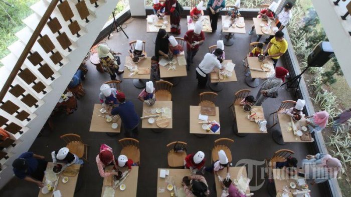 Ikut Cooking Class di MaxOne Hotel, Anak-anak Diajar Buat Mini Cookies dan Mini Pizza - makassar_20180128_221045.jpg