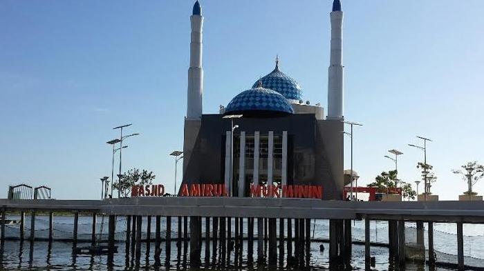 PPKM Makassar: Masjid hingga Gereja Ditutup, Tempat Karaoke hingga Panti Pijat Buka sampai Jam 5